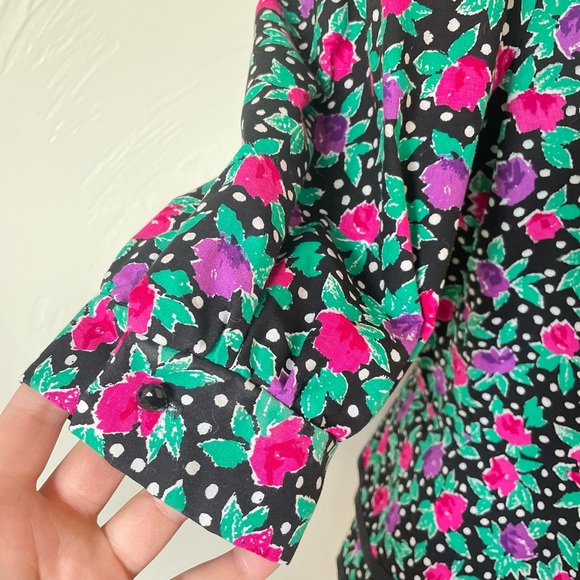 Floral Vintage Top with Peplum Flare Waist - Picture 5 of 10